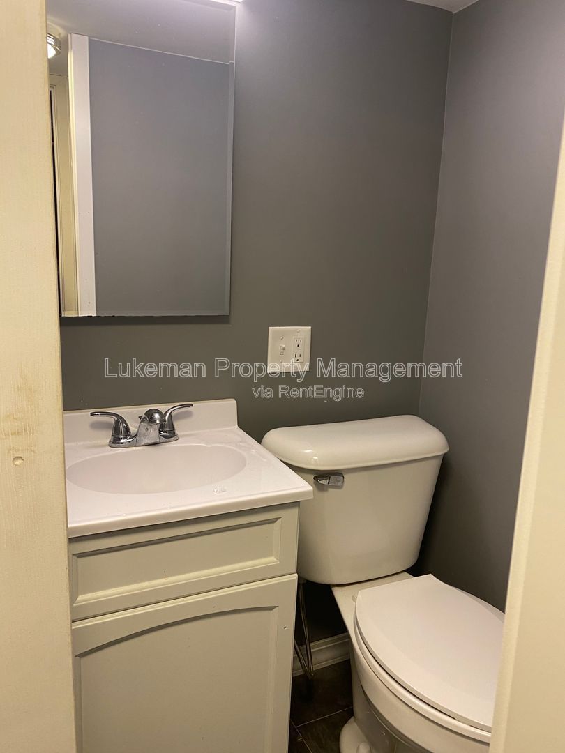 117 Nelson - 2 Bed/1 Bath Near WMU/K-College property image