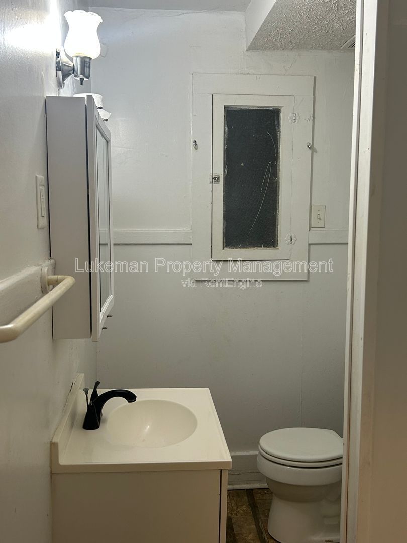 418-420 Pearl #4 - 1 Bed/1 Bath Unit Near WMU/K College property image