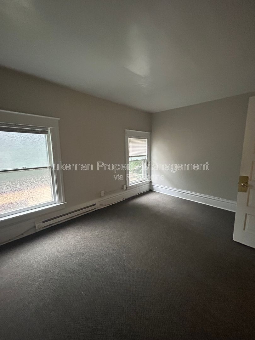418-420 Pearl #4 - 1 Bed/1 Bath Unit Near WMU/K College property image