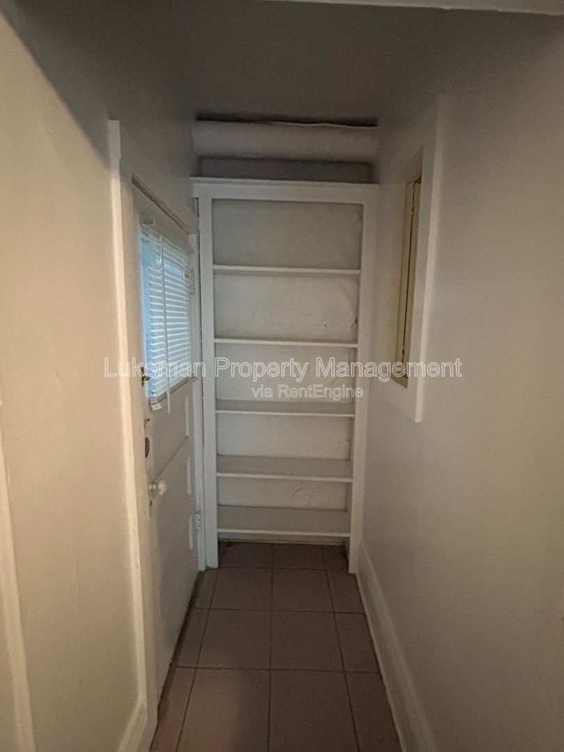 418-420 Pearl #4 - 1 Bed/1 Bath Unit Near WMU/K College property image