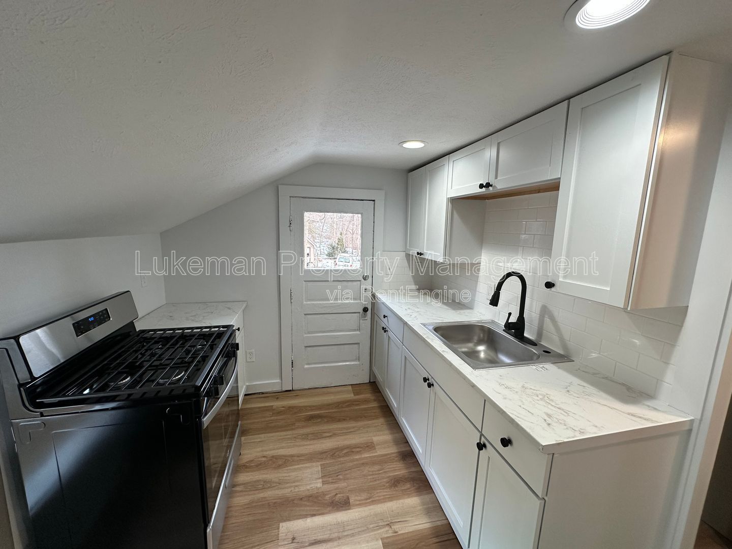 2nd Floor Studio on Grant St. property image
