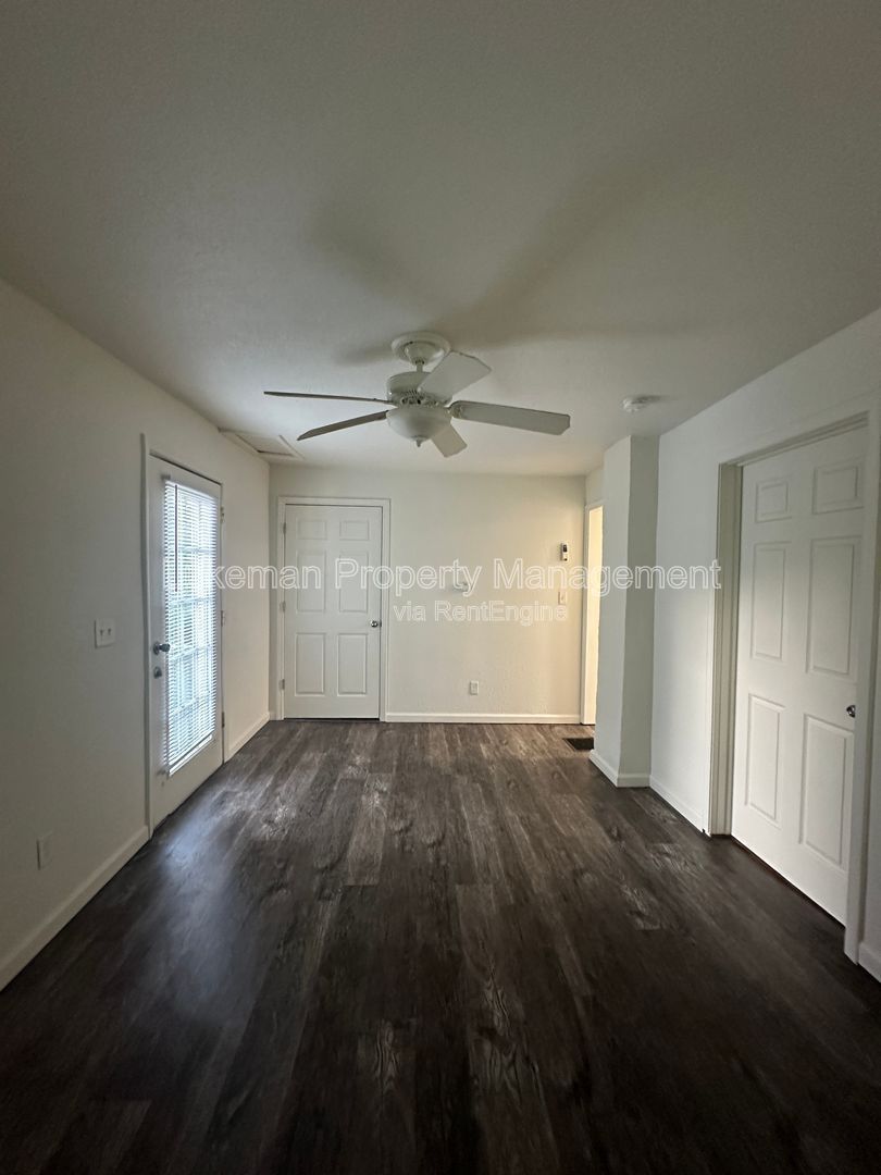 Upper 2-bedroom duplex. property image