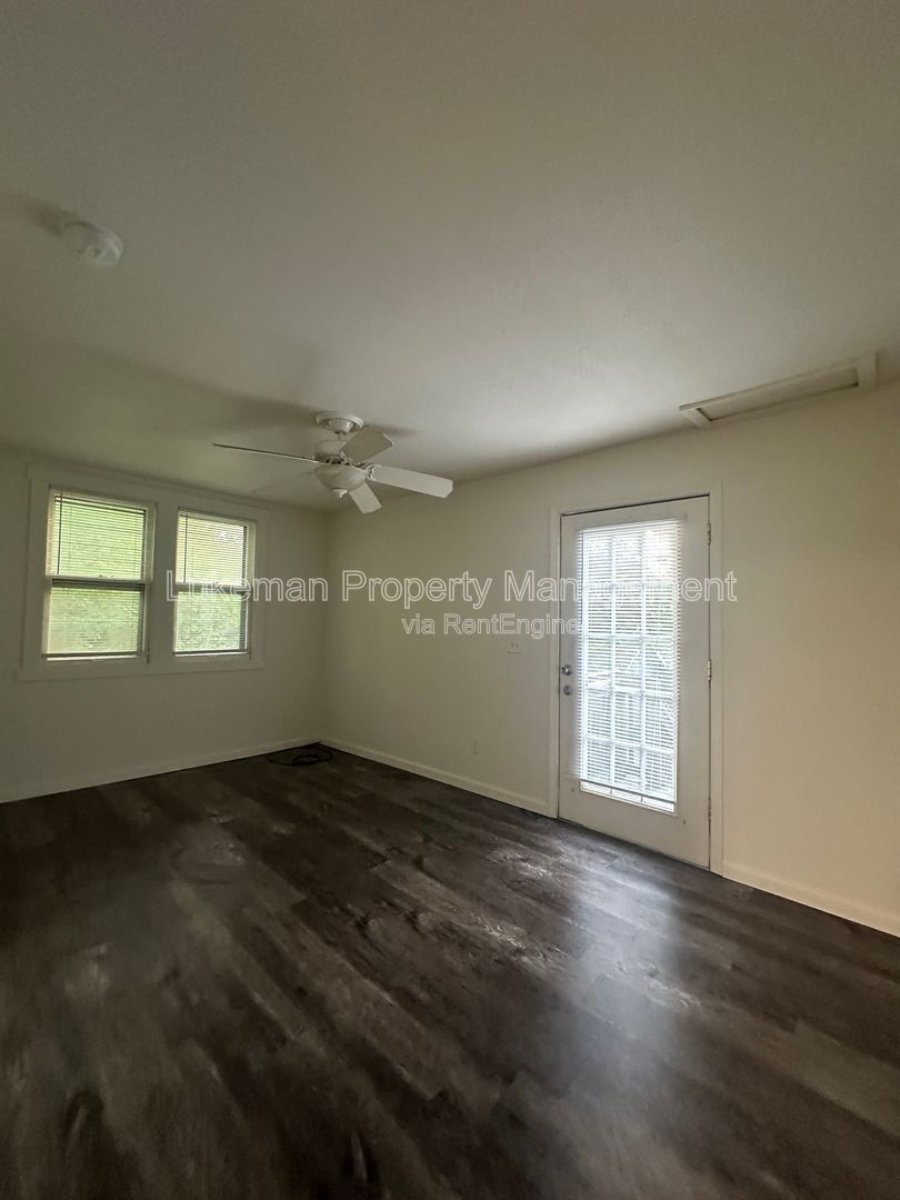 Upper 2-bedroom duplex. property image