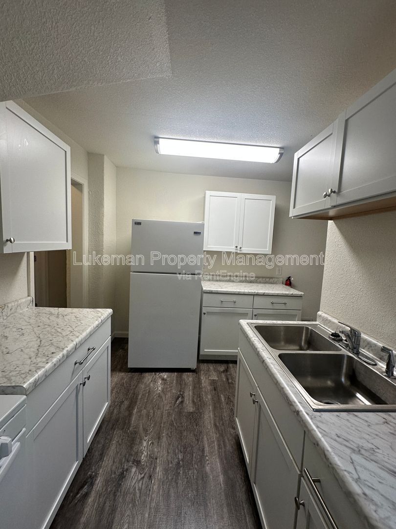 Upper 2-bedroom duplex. property image