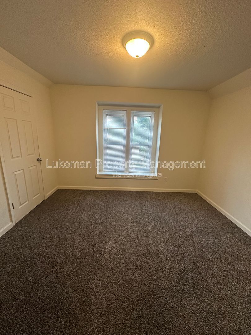 Upper 2-bedroom duplex. property image
