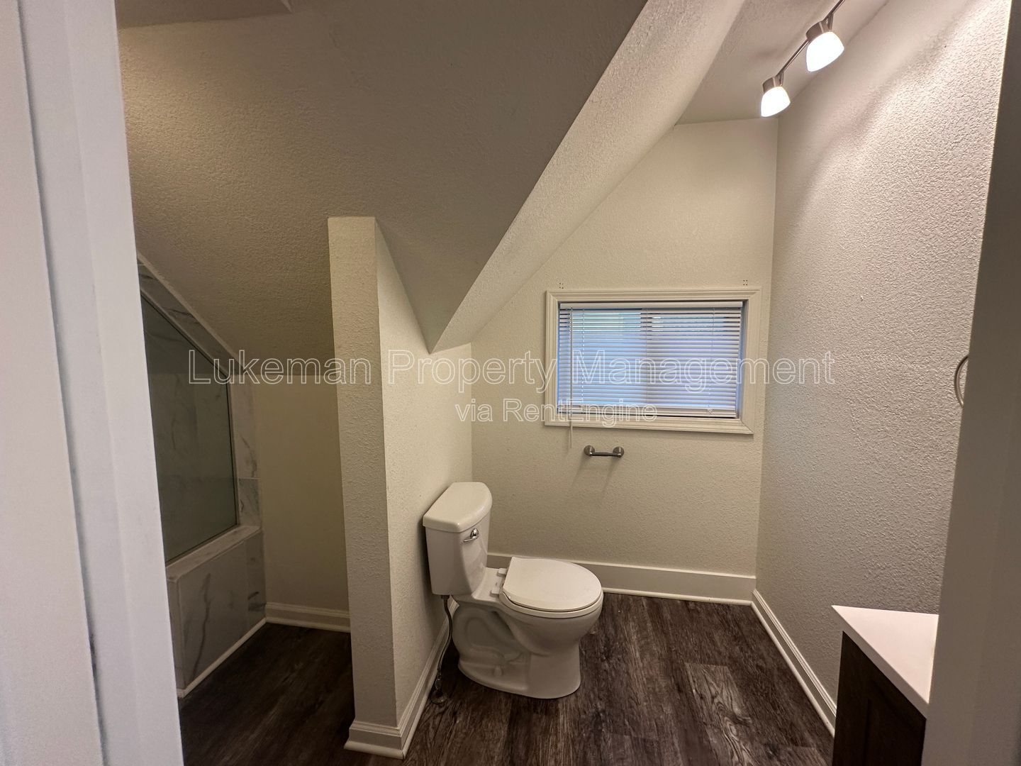 Upper 2-bedroom duplex. property image