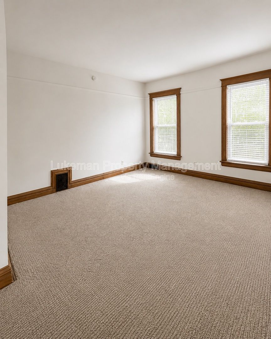 2 Bed 1 Bath Duplex property image