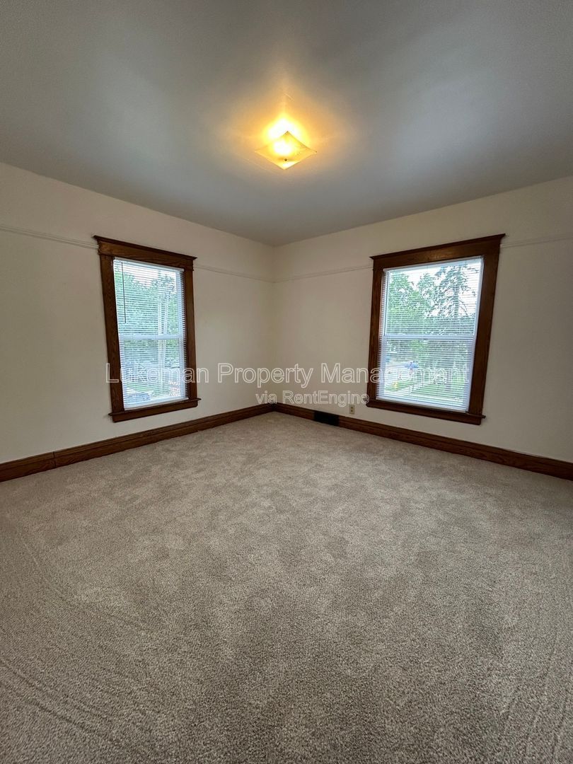 2 Bed 1 Bath Duplex property image