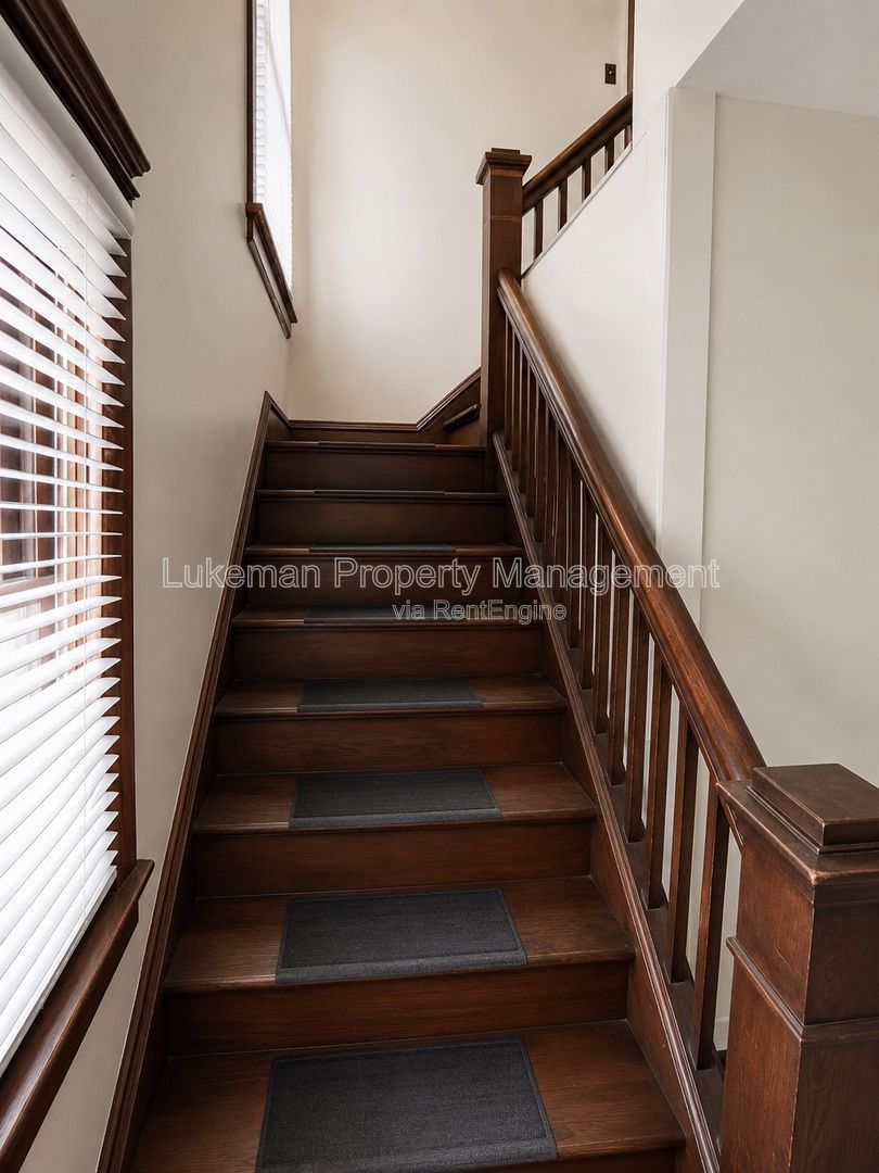 2 Bed 1 Bath Duplex property image