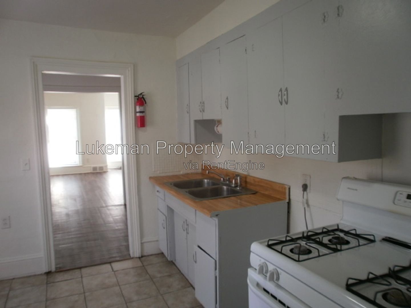 Large Vine Neighborhood Apartment property image