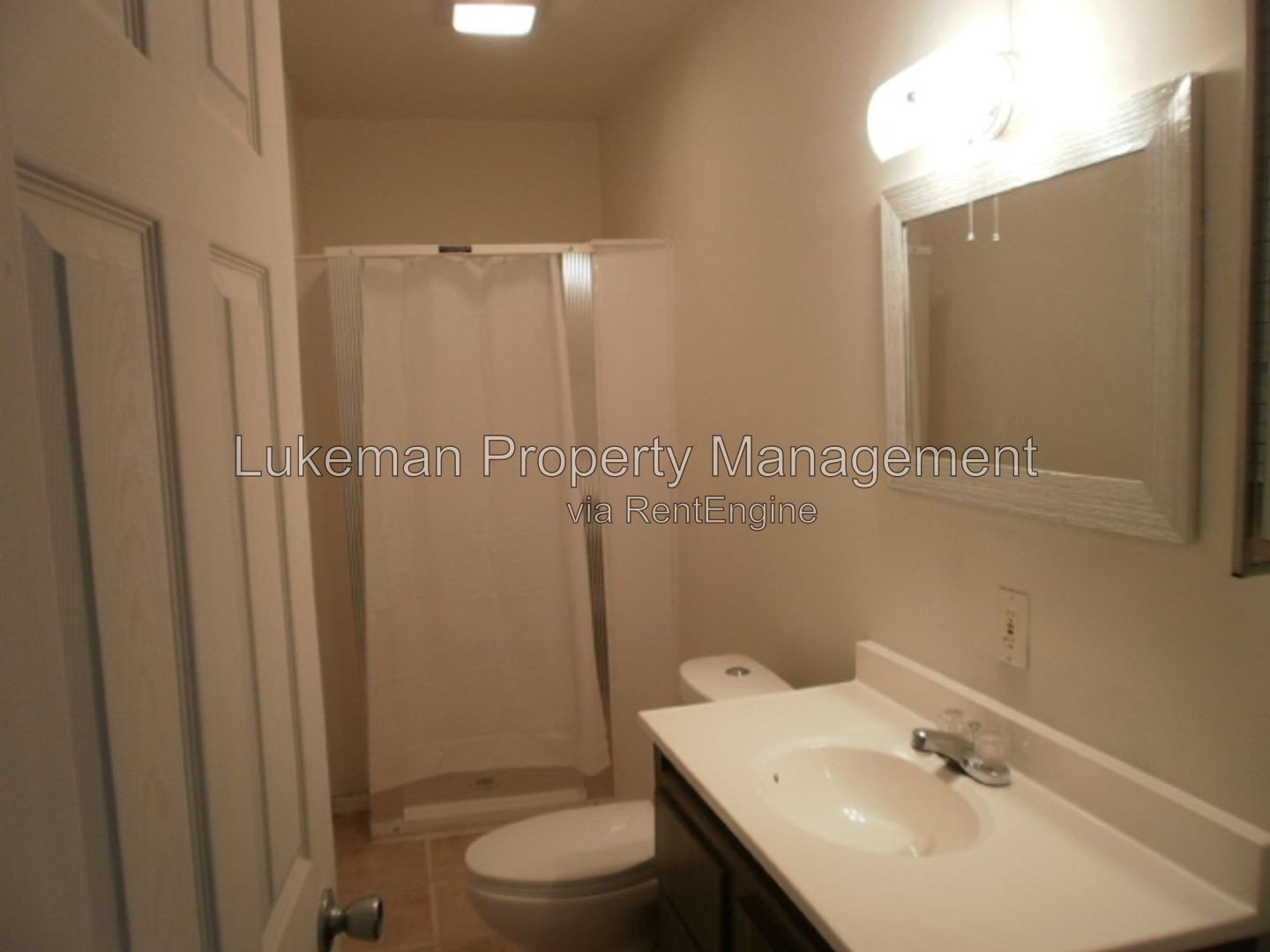 Large Vine Neighborhood Apartment property image