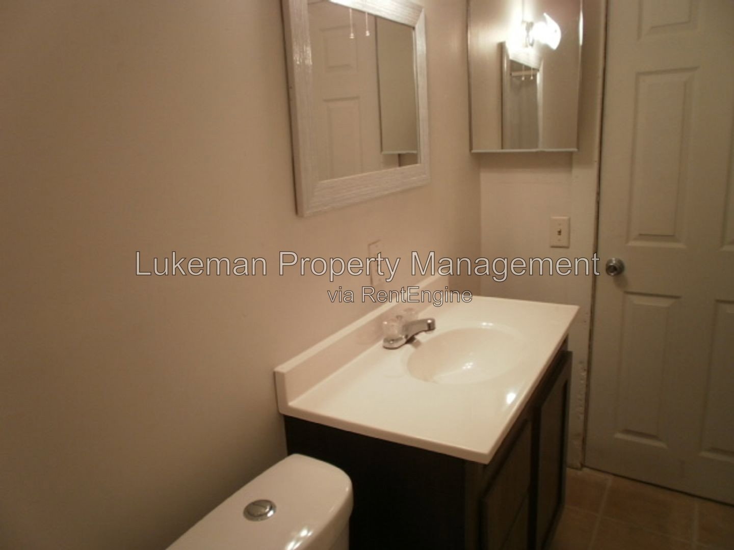 Large Vine Neighborhood Apartment property image