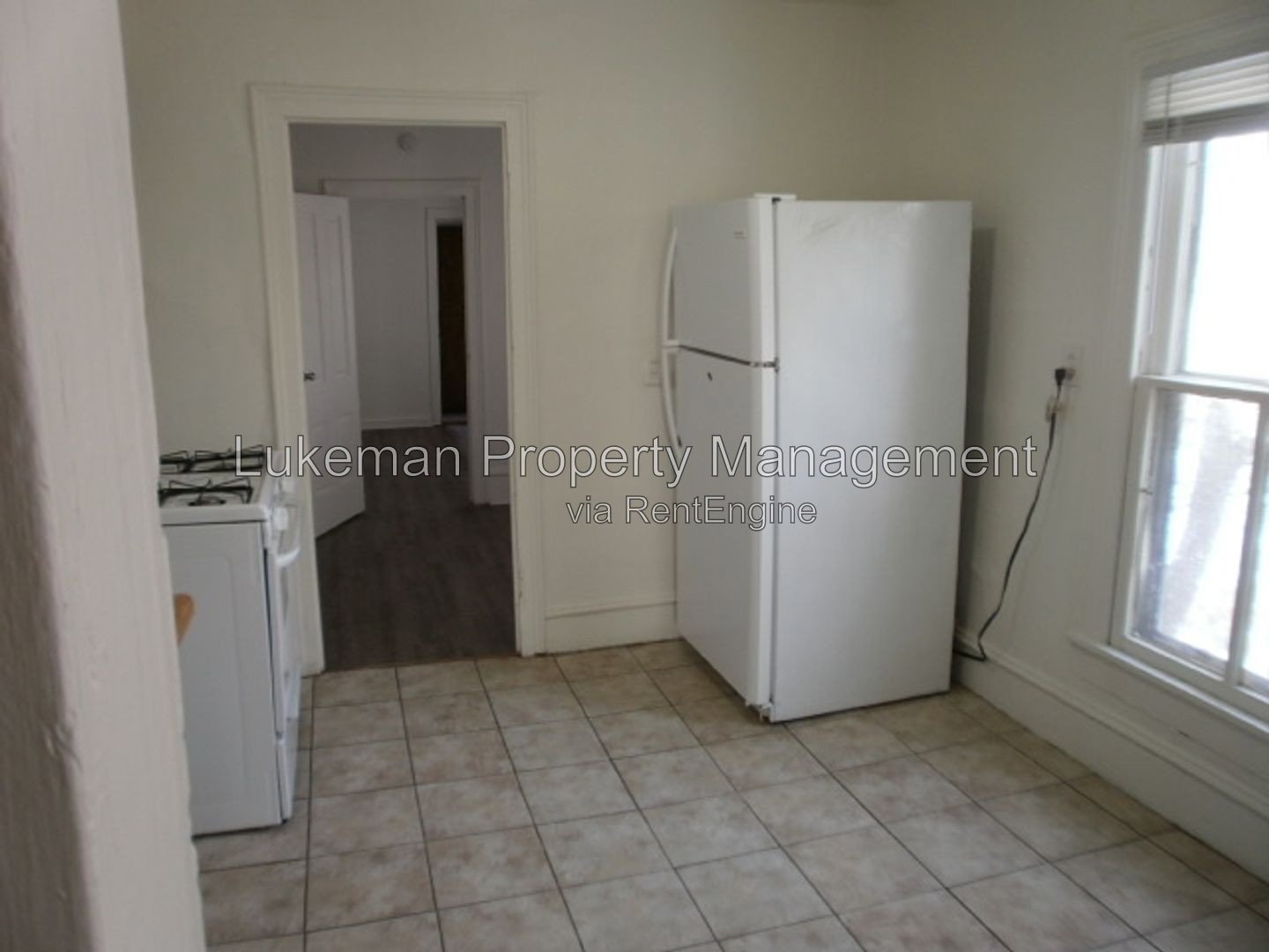 Large Vine Neighborhood Apartment property image