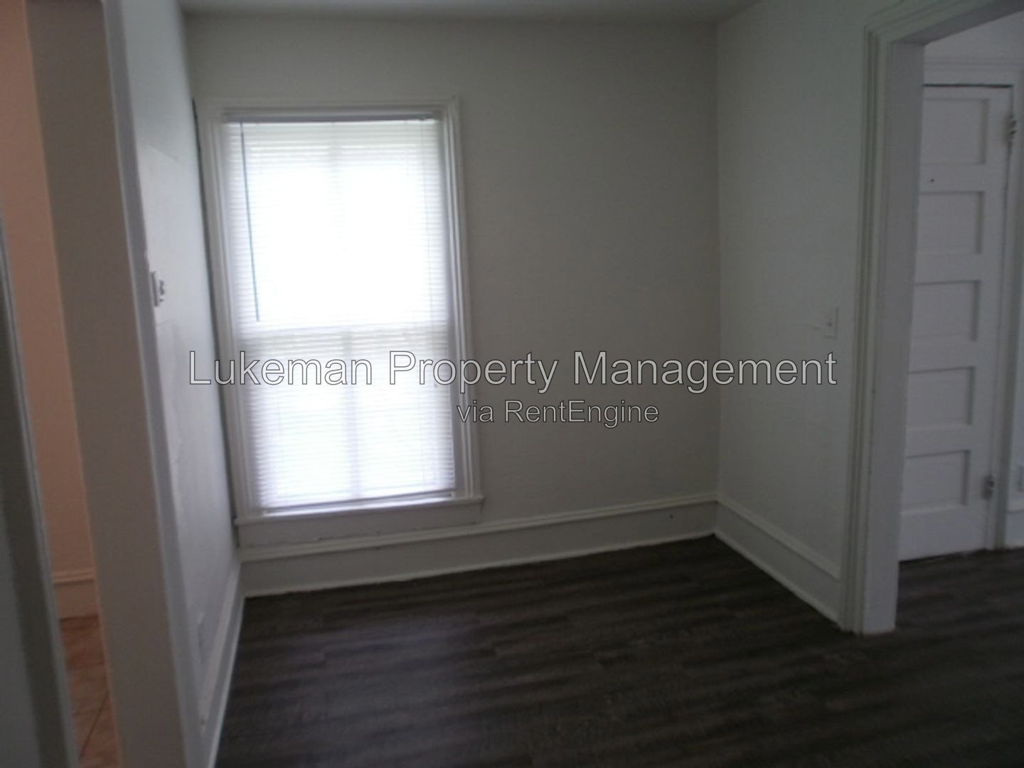 Large Vine Neighborhood Apartment property image