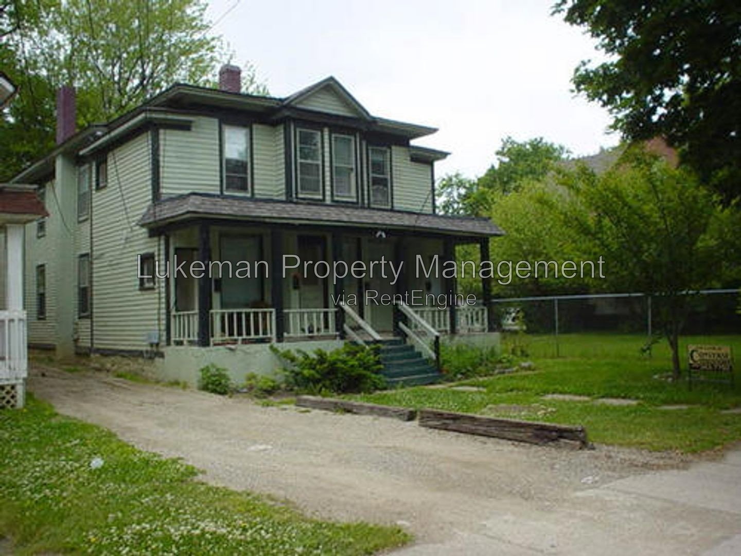 Large Vine Neighborhood Apartment property image