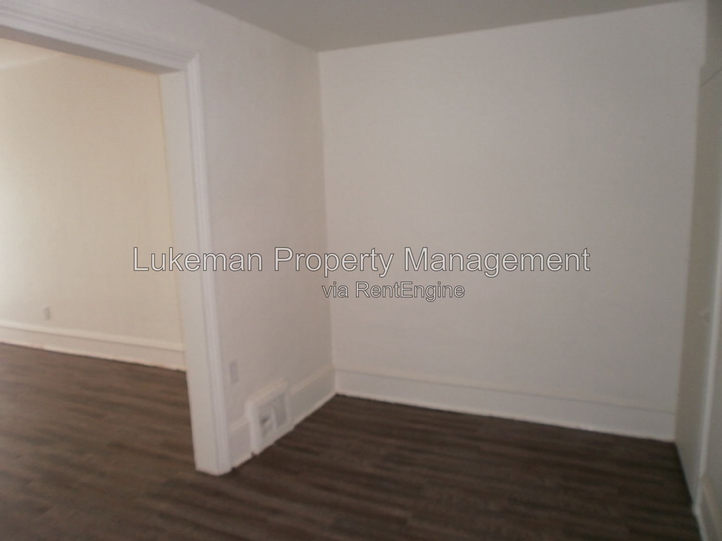 Large Vine Neighborhood Apartment property image