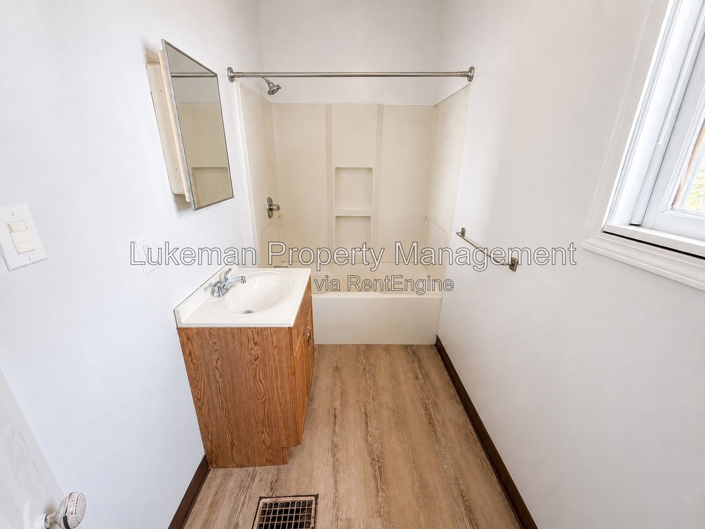 617 Forest #1 - 1 bedroom with office in the Vine property image