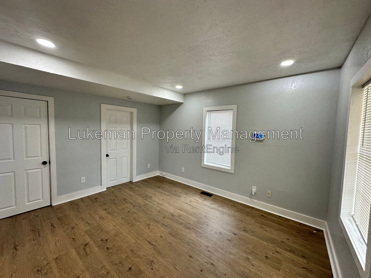 215 E North - 4 Bedroom/1 Bathroom Home Downtown Kalamazoo property image