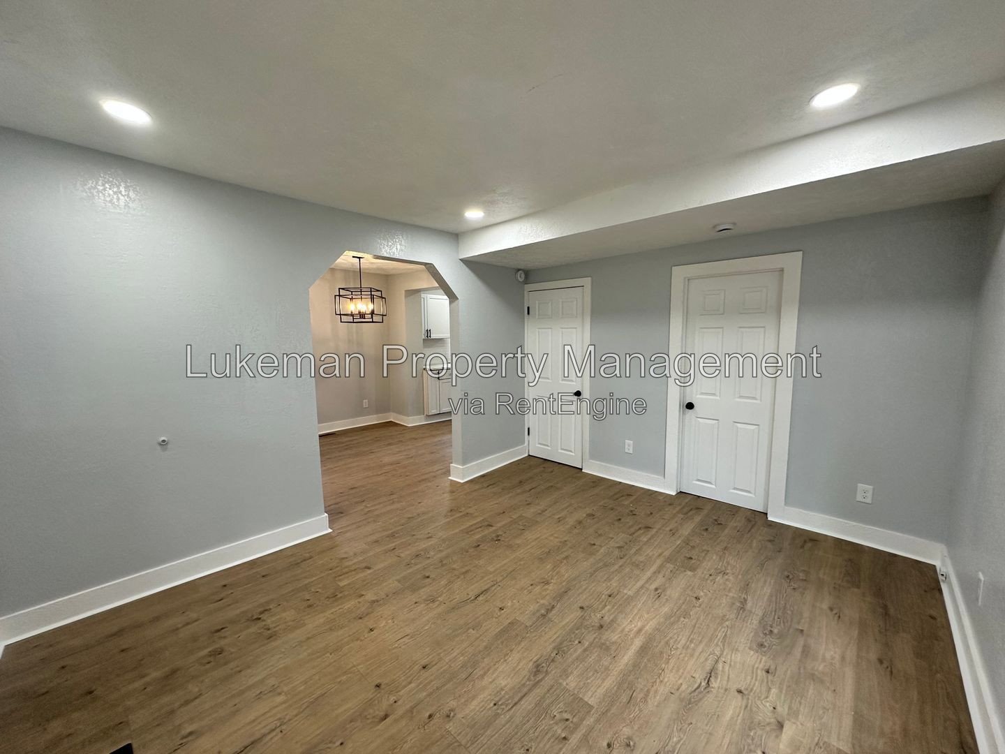 215 E North - 4 Bedroom/1 Bathroom Home Downtown Kalamazoo property image