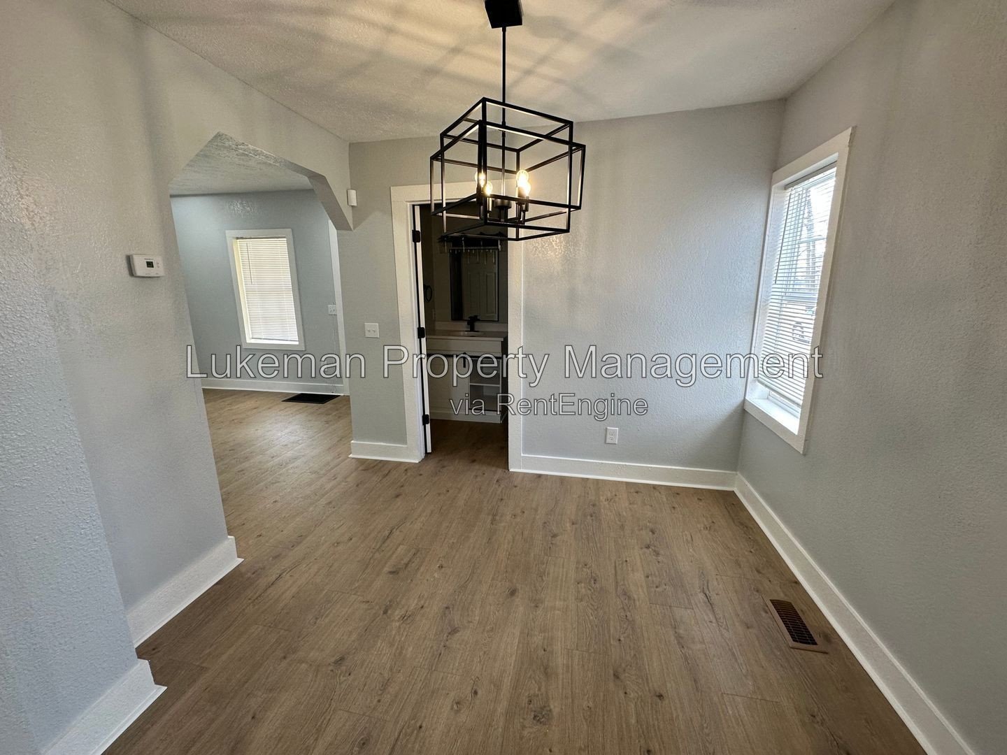 215 E North - 4 Bedroom/1 Bathroom Home Downtown Kalamazoo property image