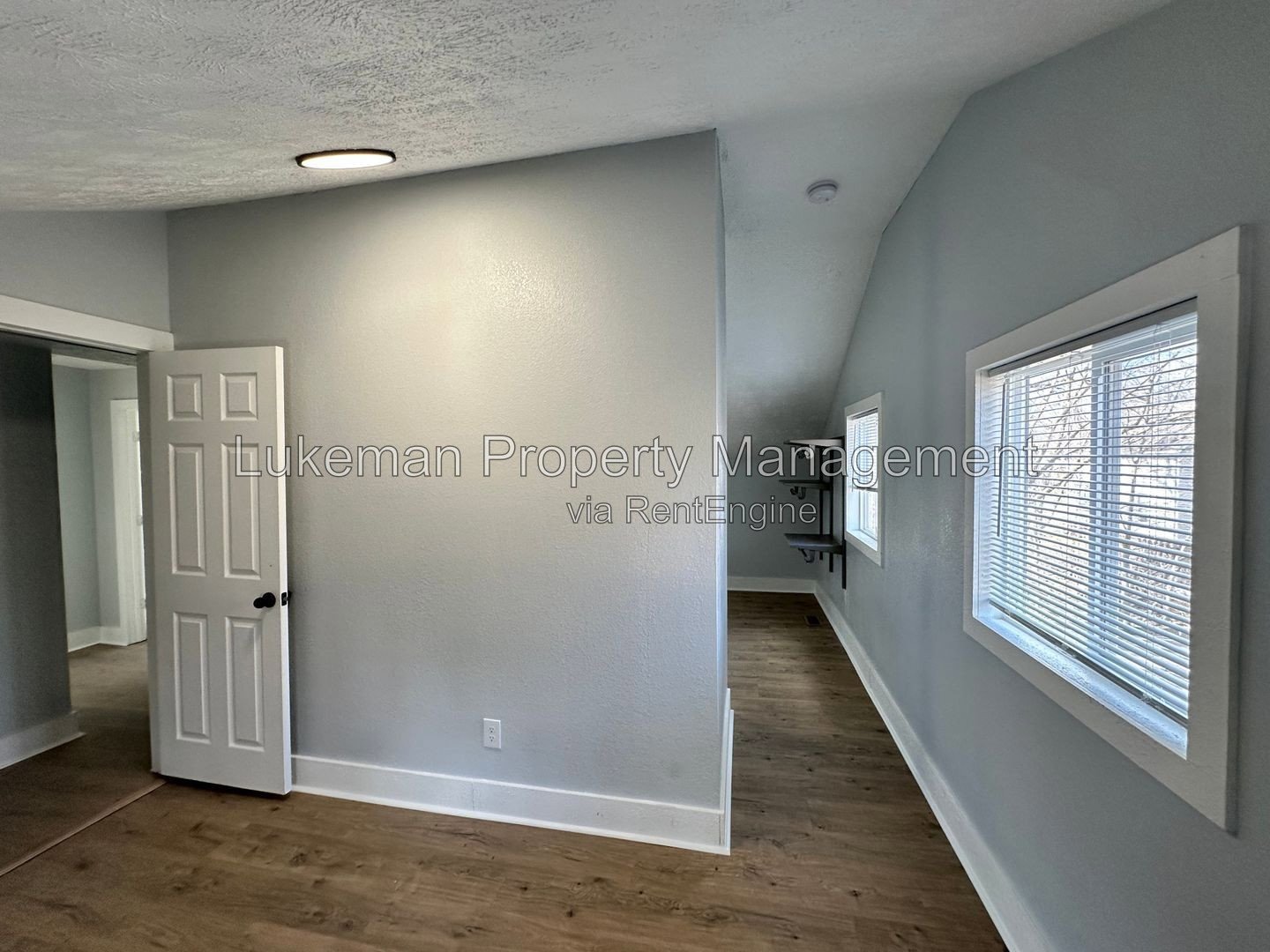 215 E North - 4 Bedroom/1 Bathroom Home Downtown Kalamazoo property image