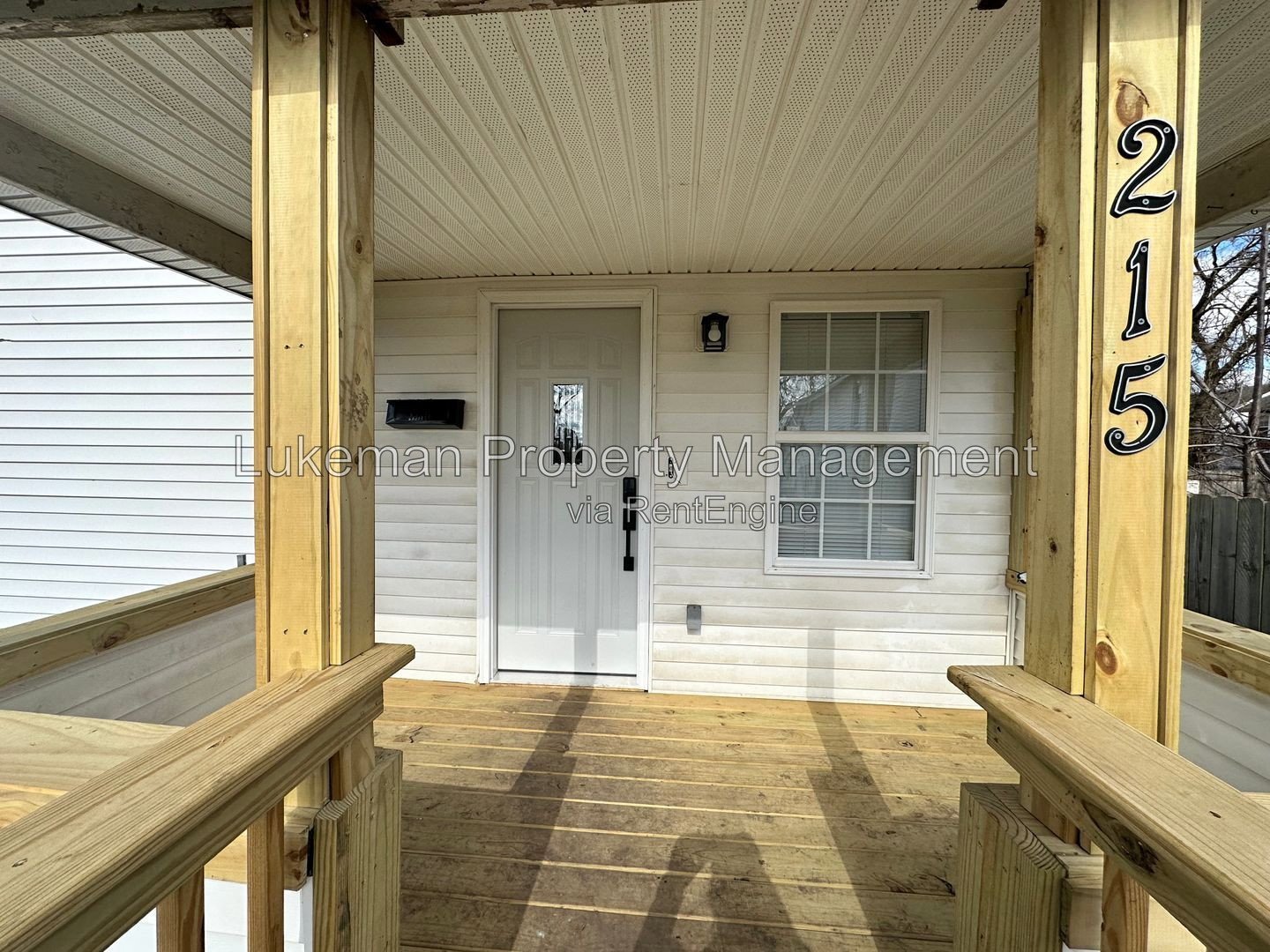 215 E North - 4 Bedroom/1 Bathroom Home Downtown Kalamazoo property image