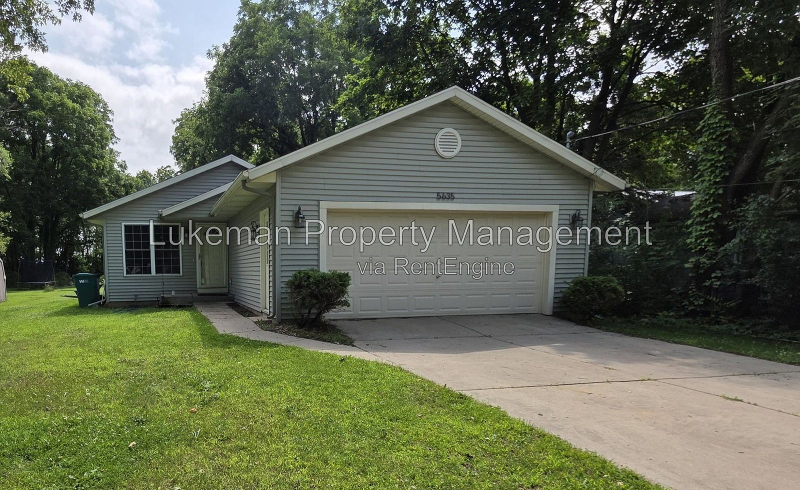 Modern 3 Bed / 2 Bath home property image