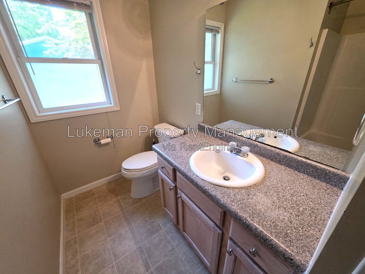 Modern 3 Bed / 2 Bath home property image