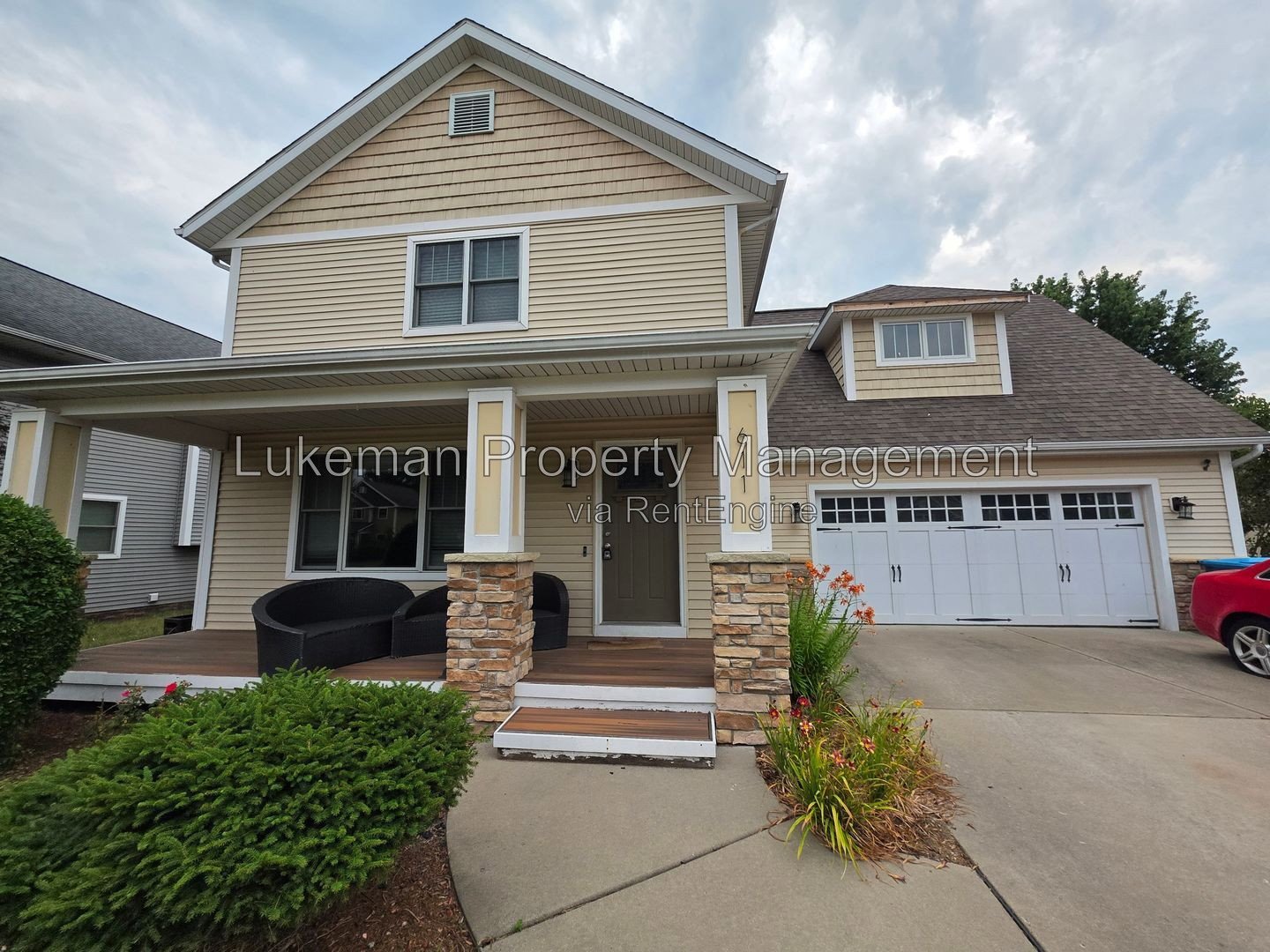 Modern 3 Bed / 2 1/2 Bath home property image