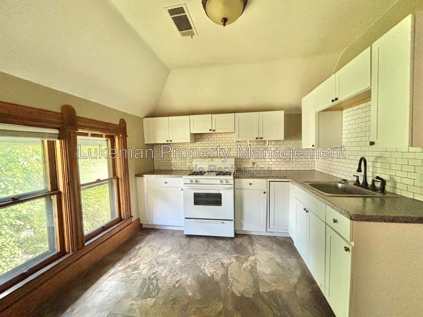 605 W Kalamazoo #2 2bed/1bath apartment property image