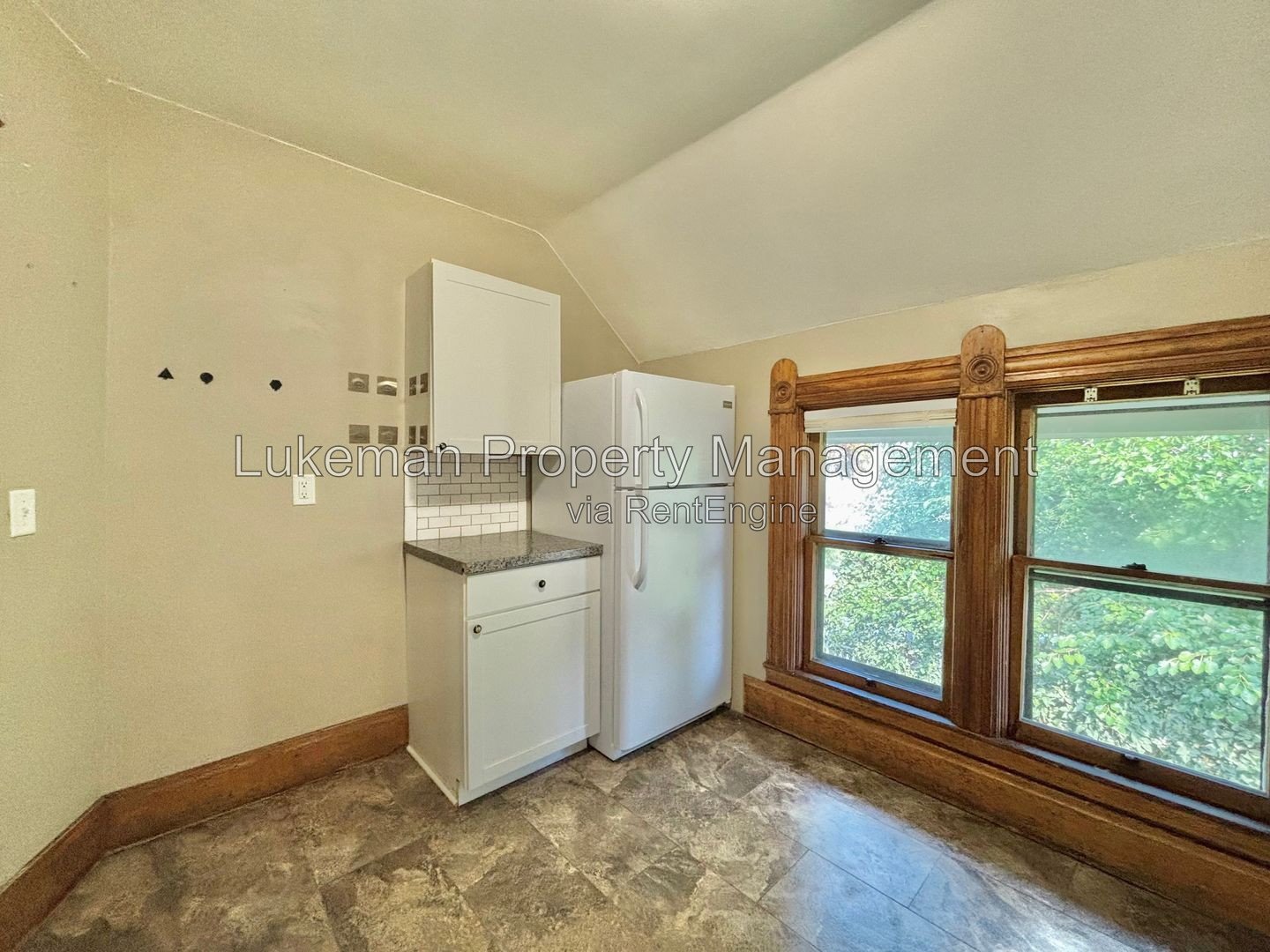 605 W Kalamazoo #2 2bed/1bath apartment property image