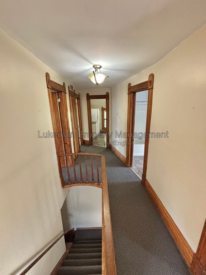 605 W Kalamazoo #2 2bed/1bath apartment property image