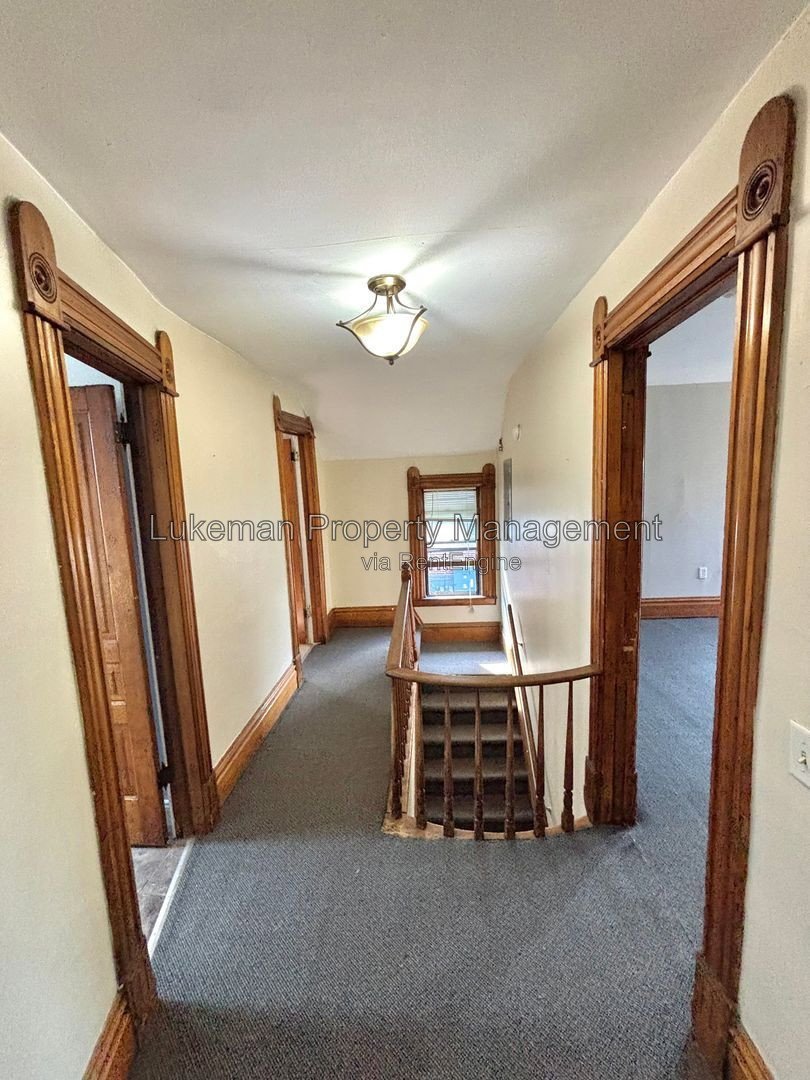 605 W Kalamazoo #2 2bed/1bath apartment property image