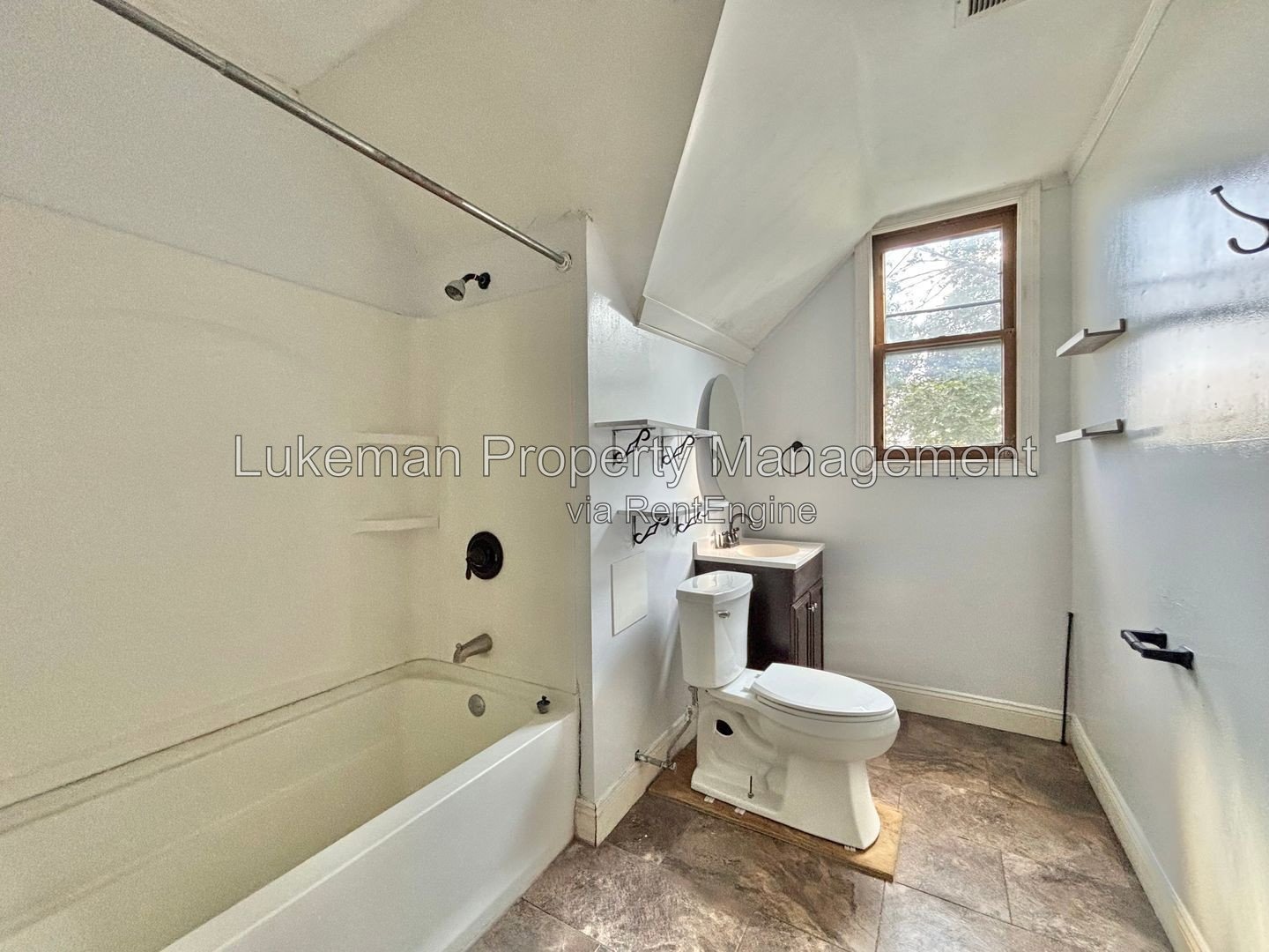 605 W Kalamazoo #2 2bed/1bath apartment property image