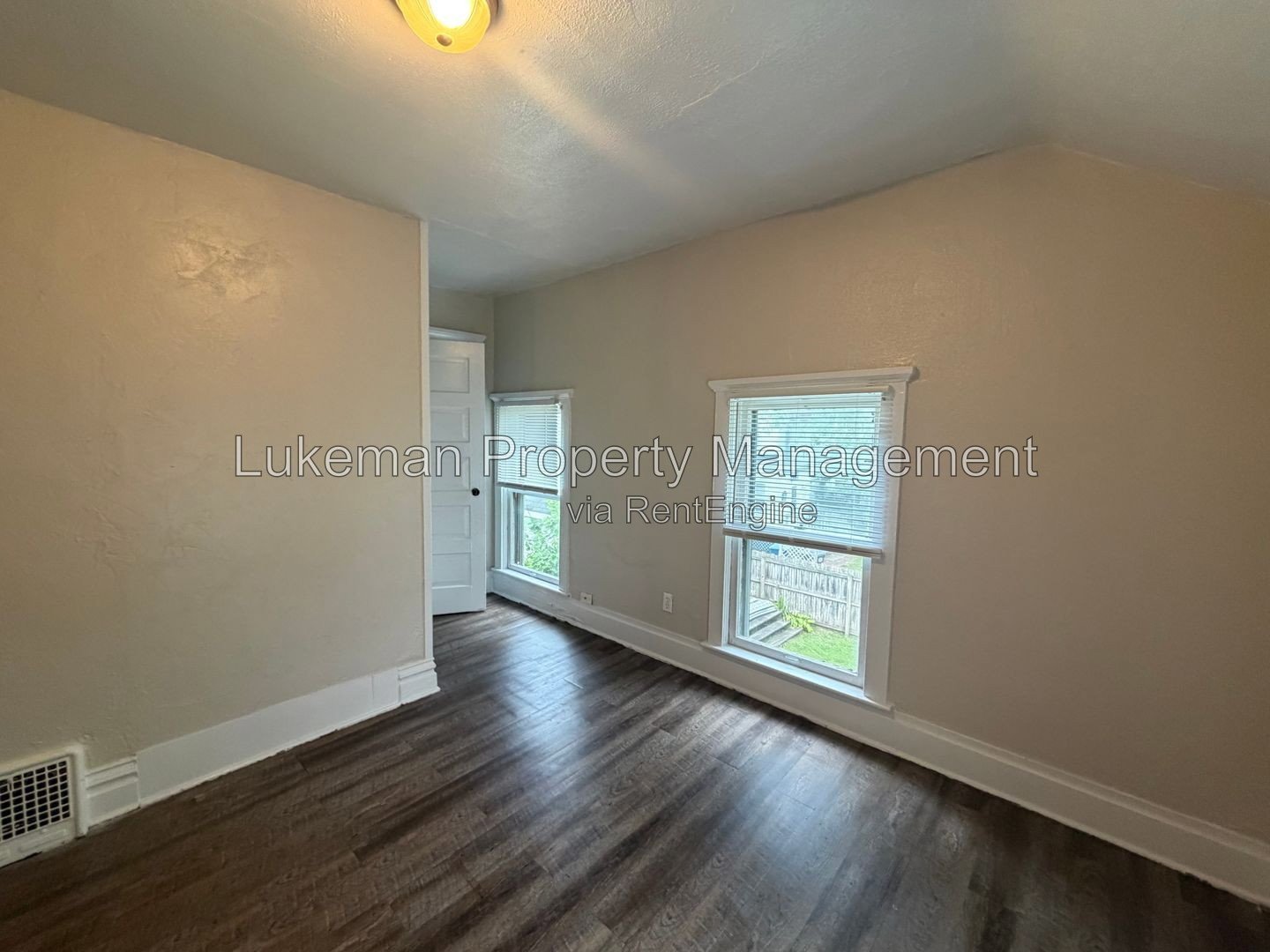 909 Oak Street #2 property image
