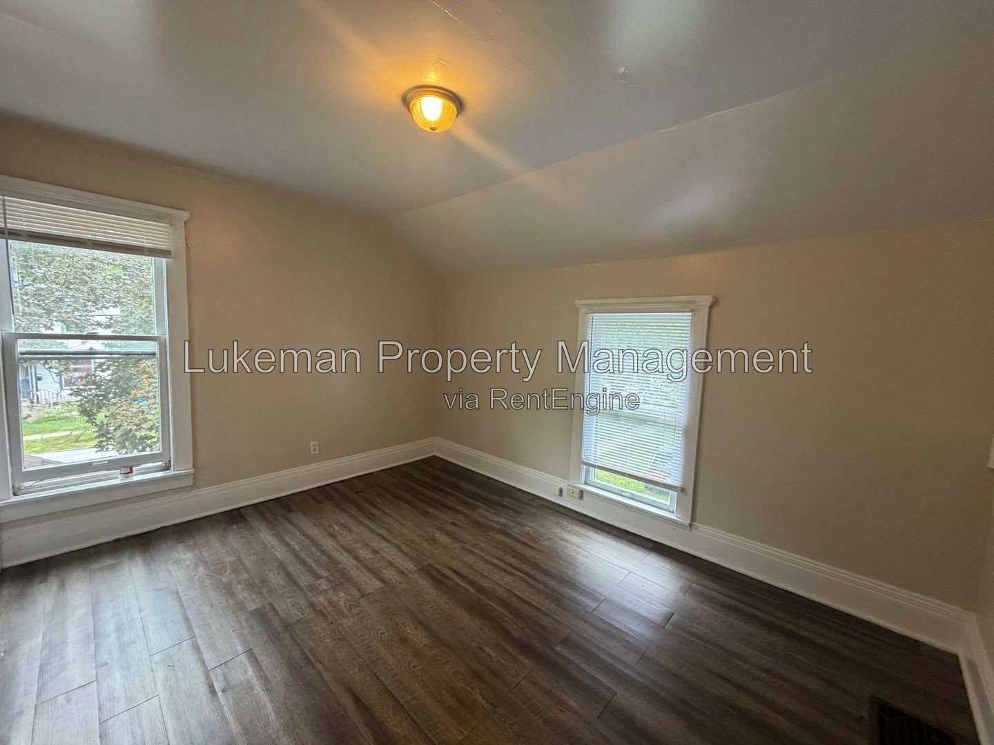 909 Oak Street #2 property image