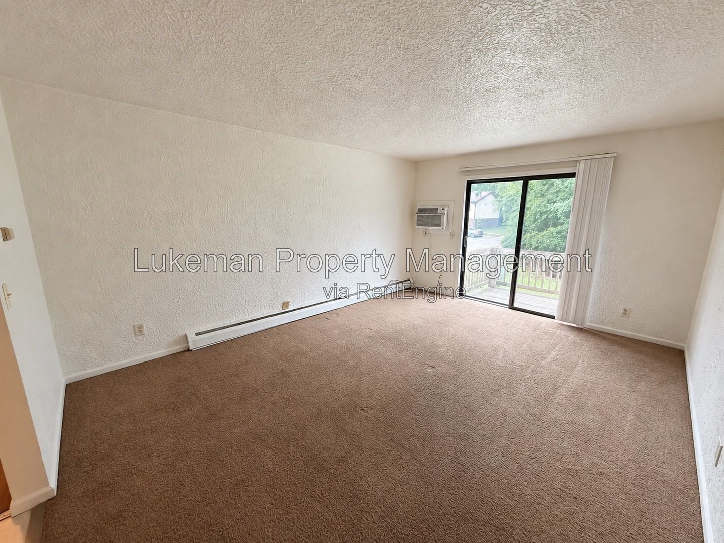 Eastside upper 2-bedroom with private balcony and a/c property image