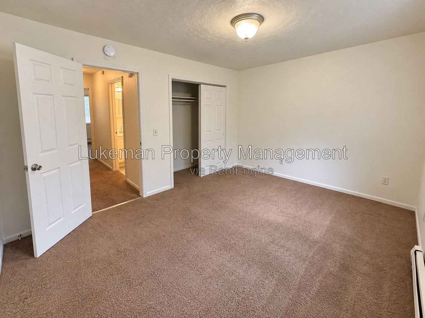 Eastside upper 2-bedroom with private balcony and a/c property image