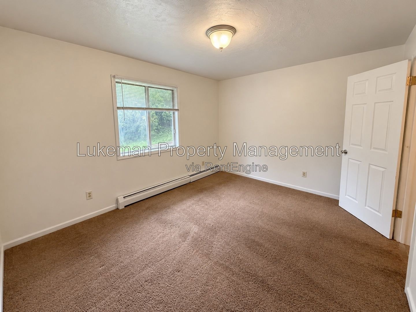Eastside upper 2-bedroom with private balcony and a/c property image