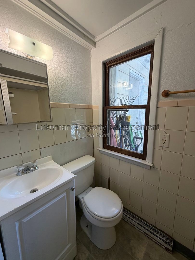 701 W. Vine #4 Studio property image
