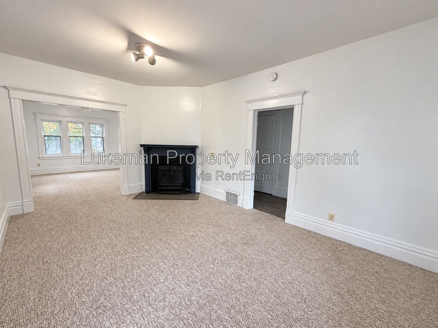 1007 S Westnedge - 4 Bed/Bath Unit Near WMU/K College property image