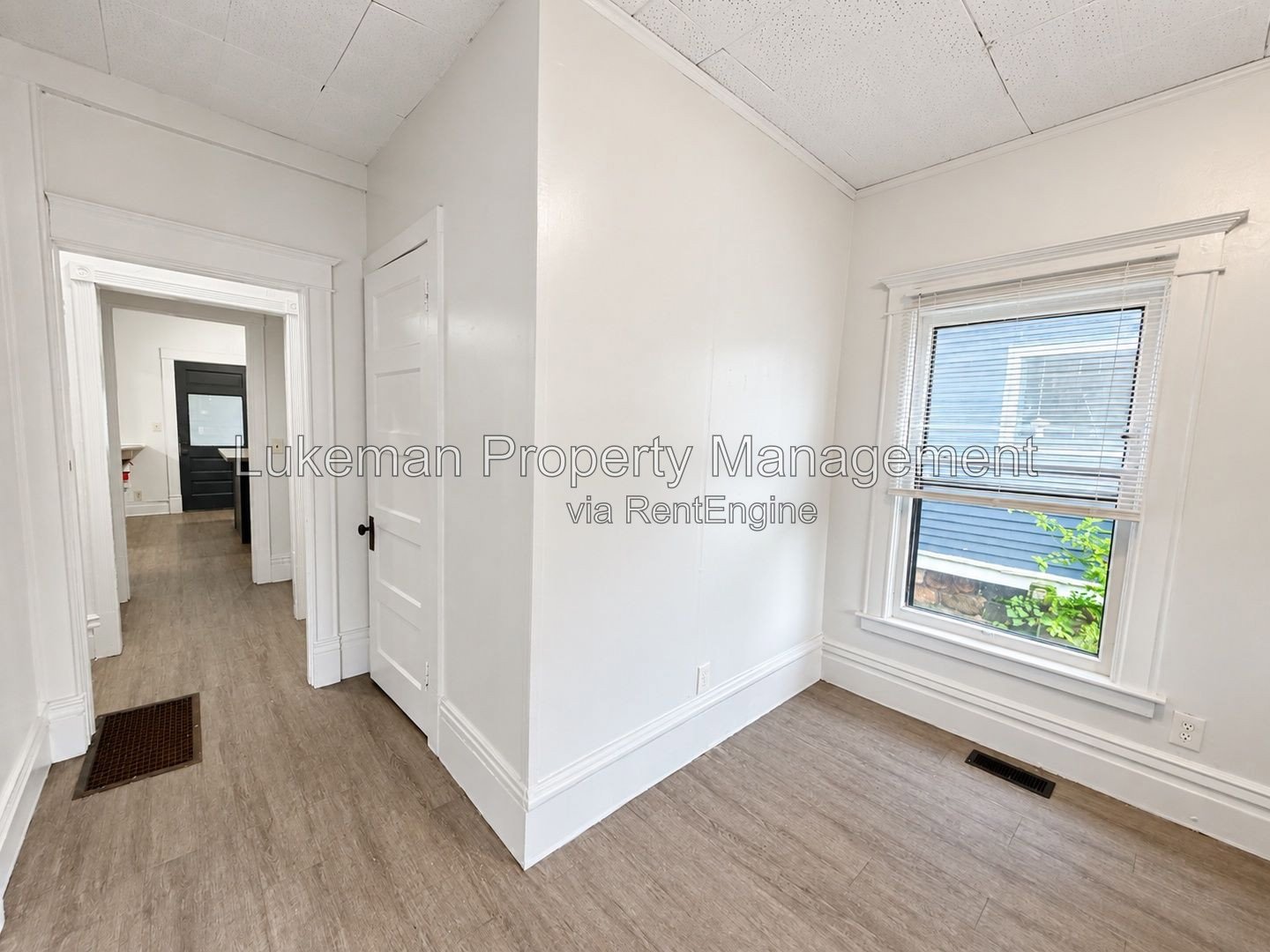 1007 S Westnedge - 4 Bed/Bath Unit Near WMU/K College property image