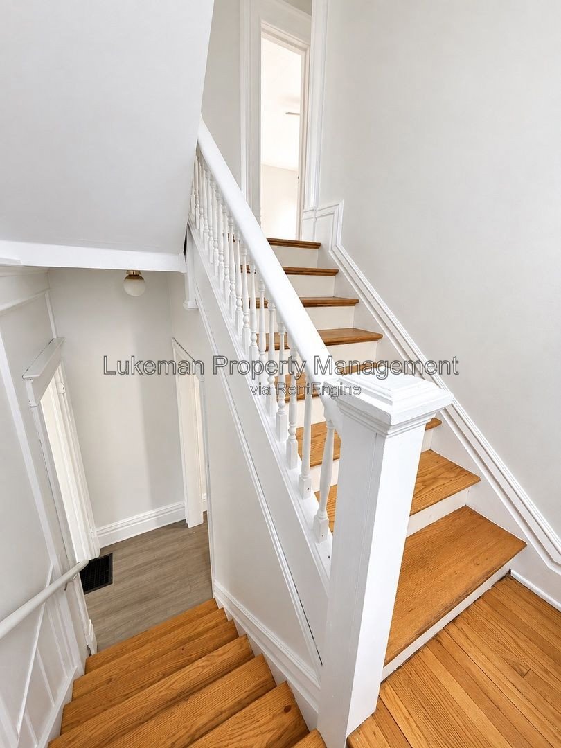 1007 S Westnedge - 4 Bed/Bath Unit Near WMU/K College property image