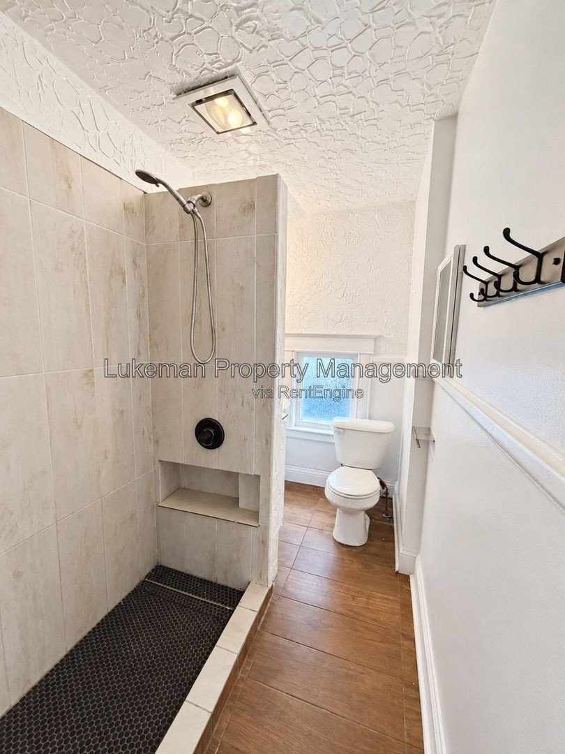 1007 S Westnedge - 4 Bed/Bath Unit Near WMU/K College property image