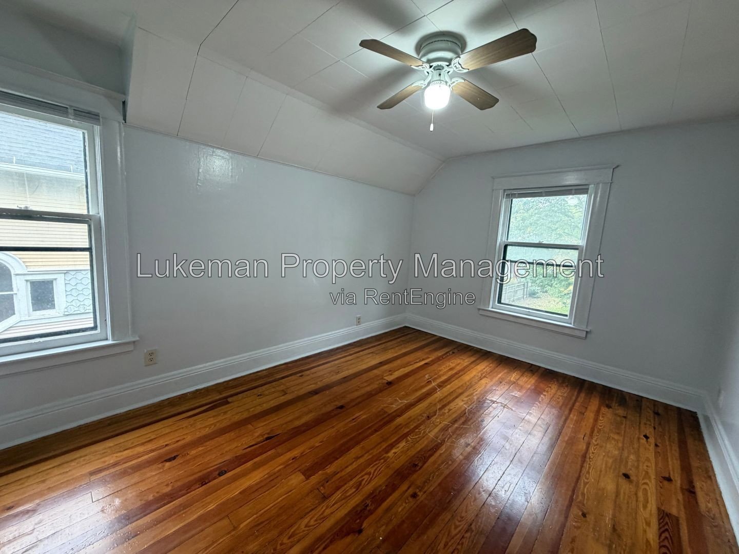 1007 S Westnedge - 4 Bed/Bath Unit Near WMU/K College property image