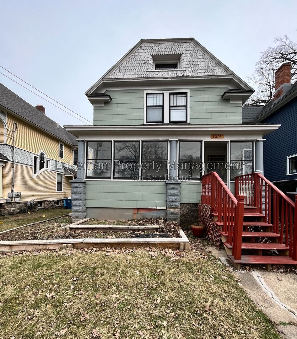 1007 S Westnedge - 4 Bed/Bath Unit Near WMU/K College property image